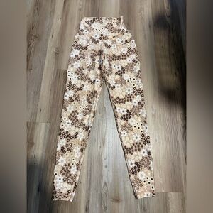 NWOT Offline by aerie Neutral Floral Pocket Leggings-Size XS